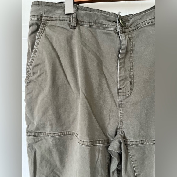 TenTree Olive Green Trousers - Picture 8 of 9